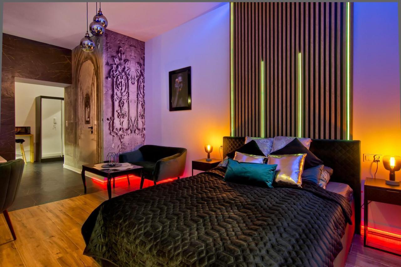 Apartament Czarny Z Jacuzzi Краків Екстер'єр фото