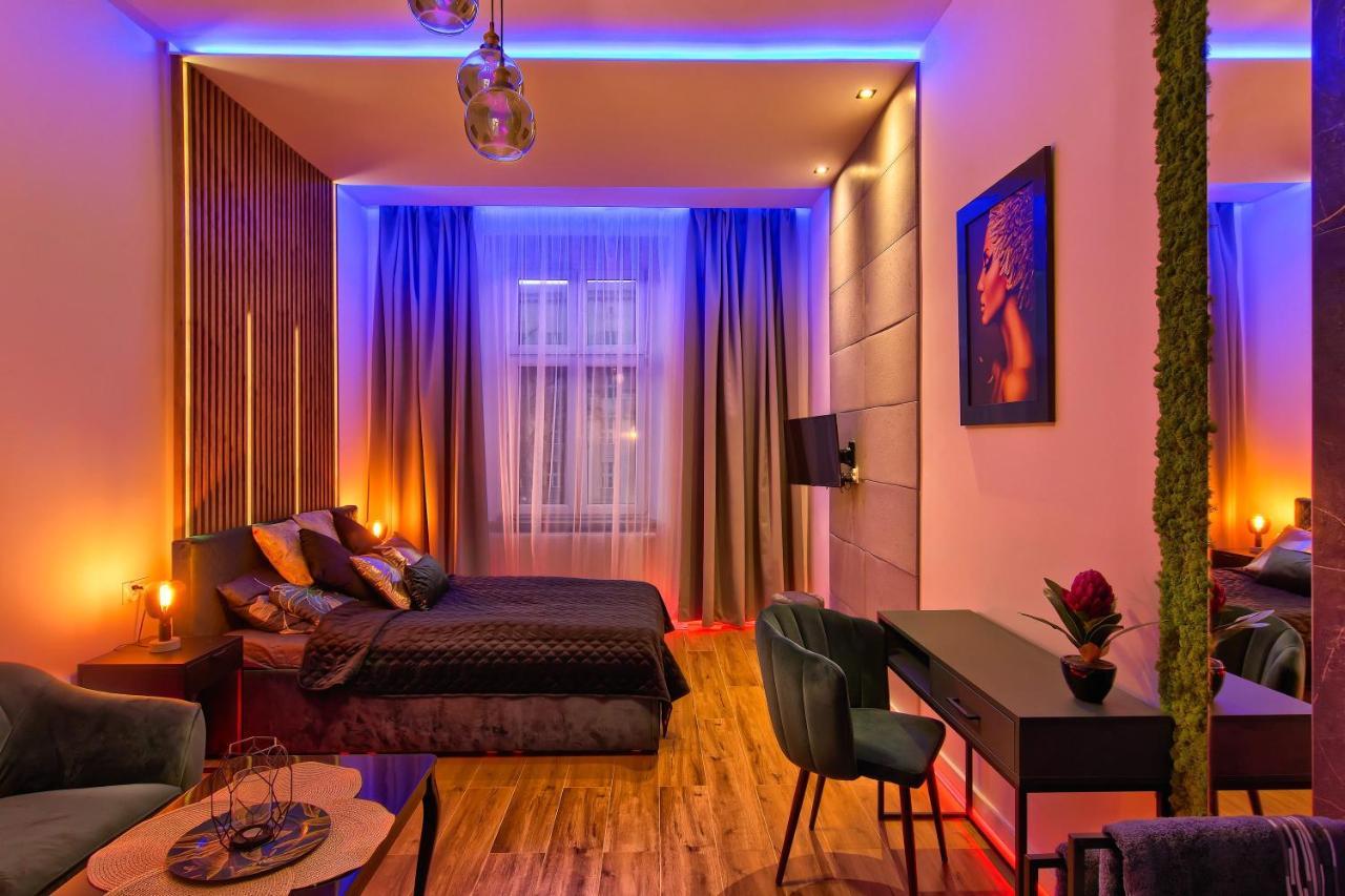 Apartament Czarny Z Jacuzzi Краків Екстер'єр фото