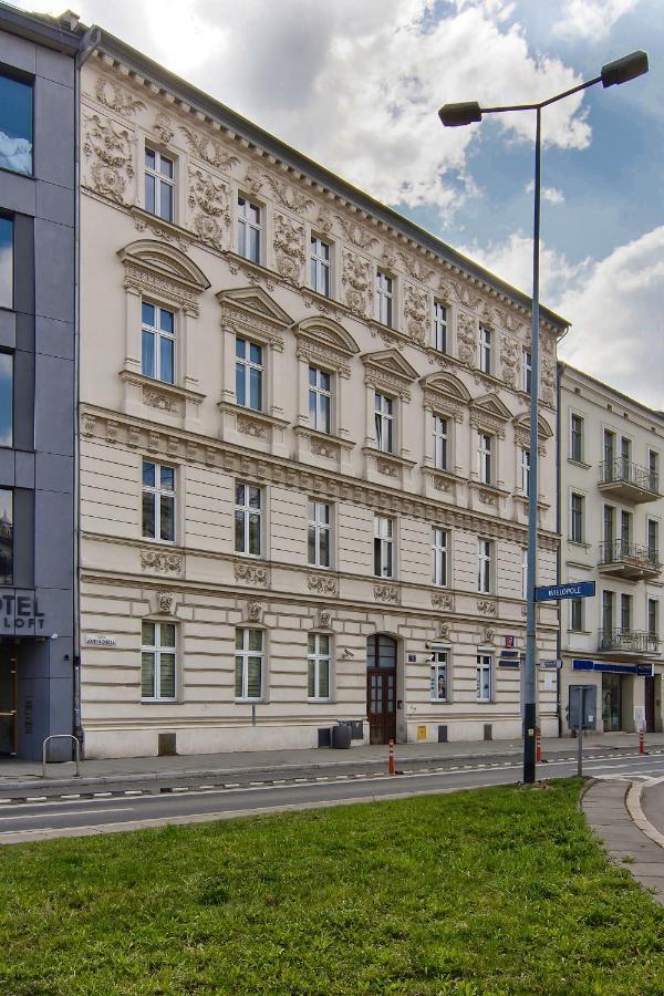 Apartament Czarny Z Jacuzzi Краків Екстер'єр фото